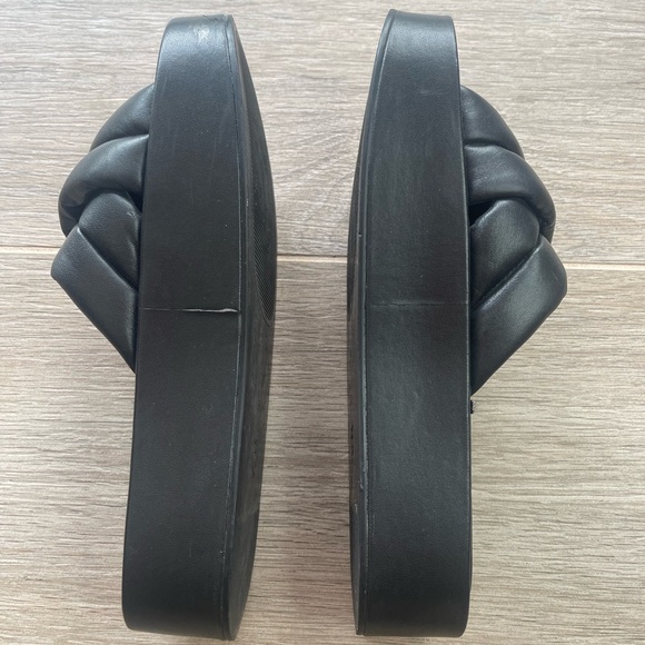 Zara slides - Picture 4 of 6